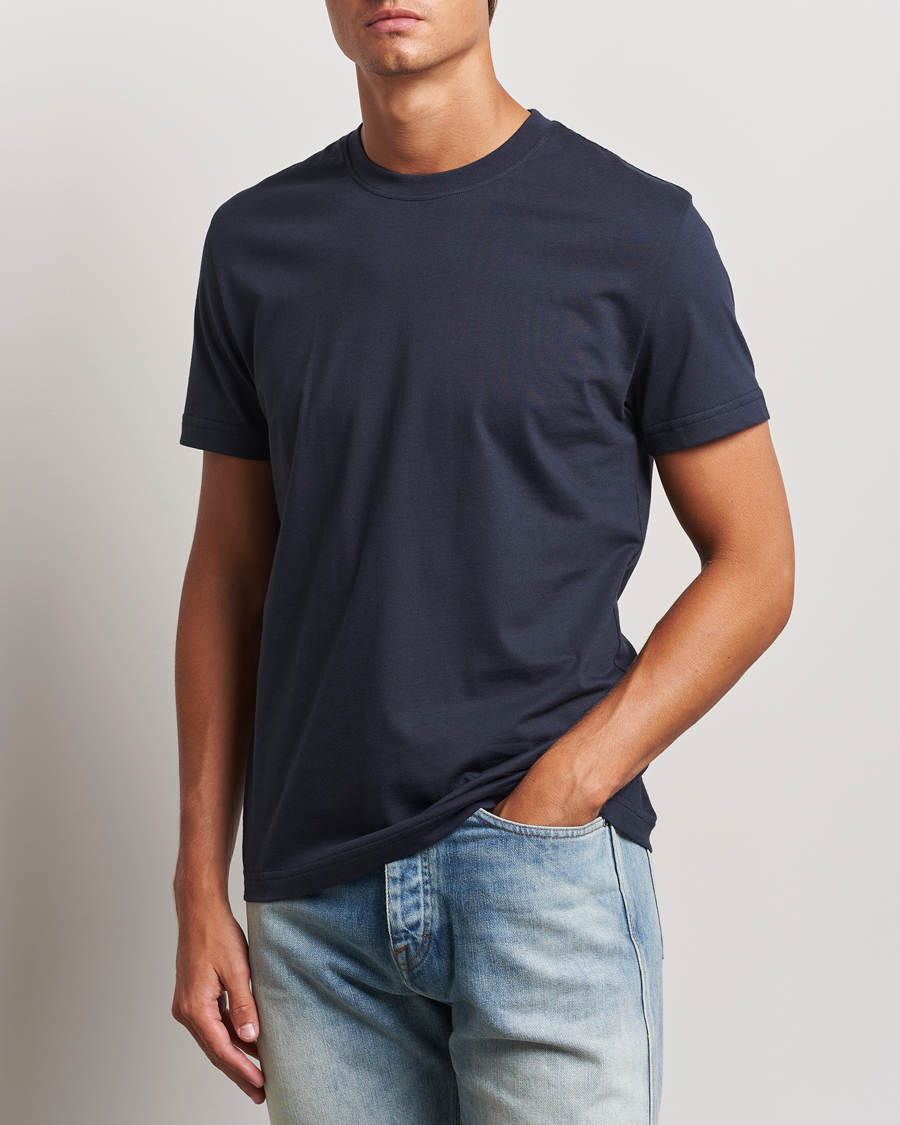 Mies | Uudet tuotekuvat | Tiger of Sweden | Dillan Crew Neck T-Shirt Light Ink