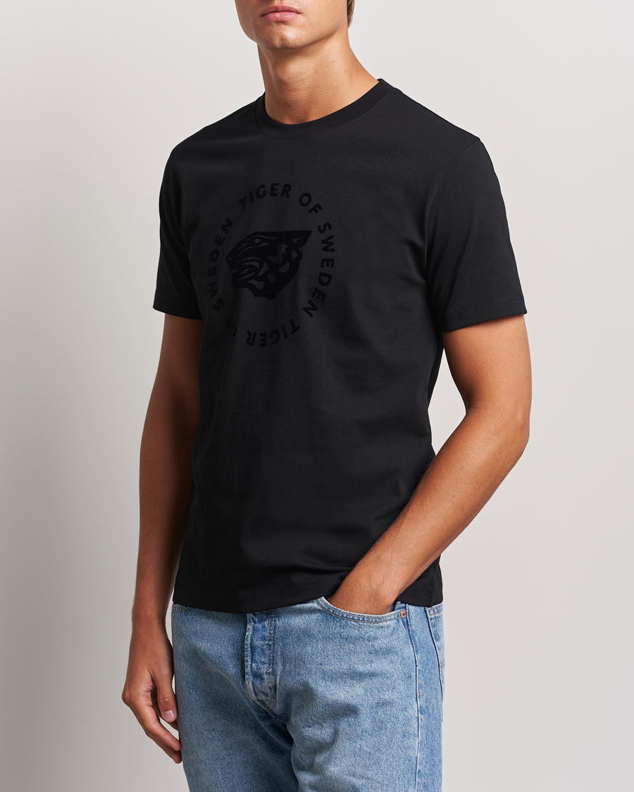 Mies |  | Tiger of Sweden | Dillan Logo Crew Neck T-Shirt Black