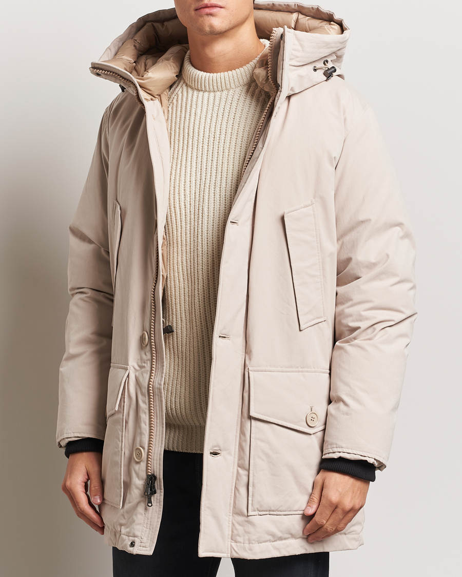 Mies | Klassiset takit | Woolrich | Peached Cotton Arctic Parka Oxford Tan