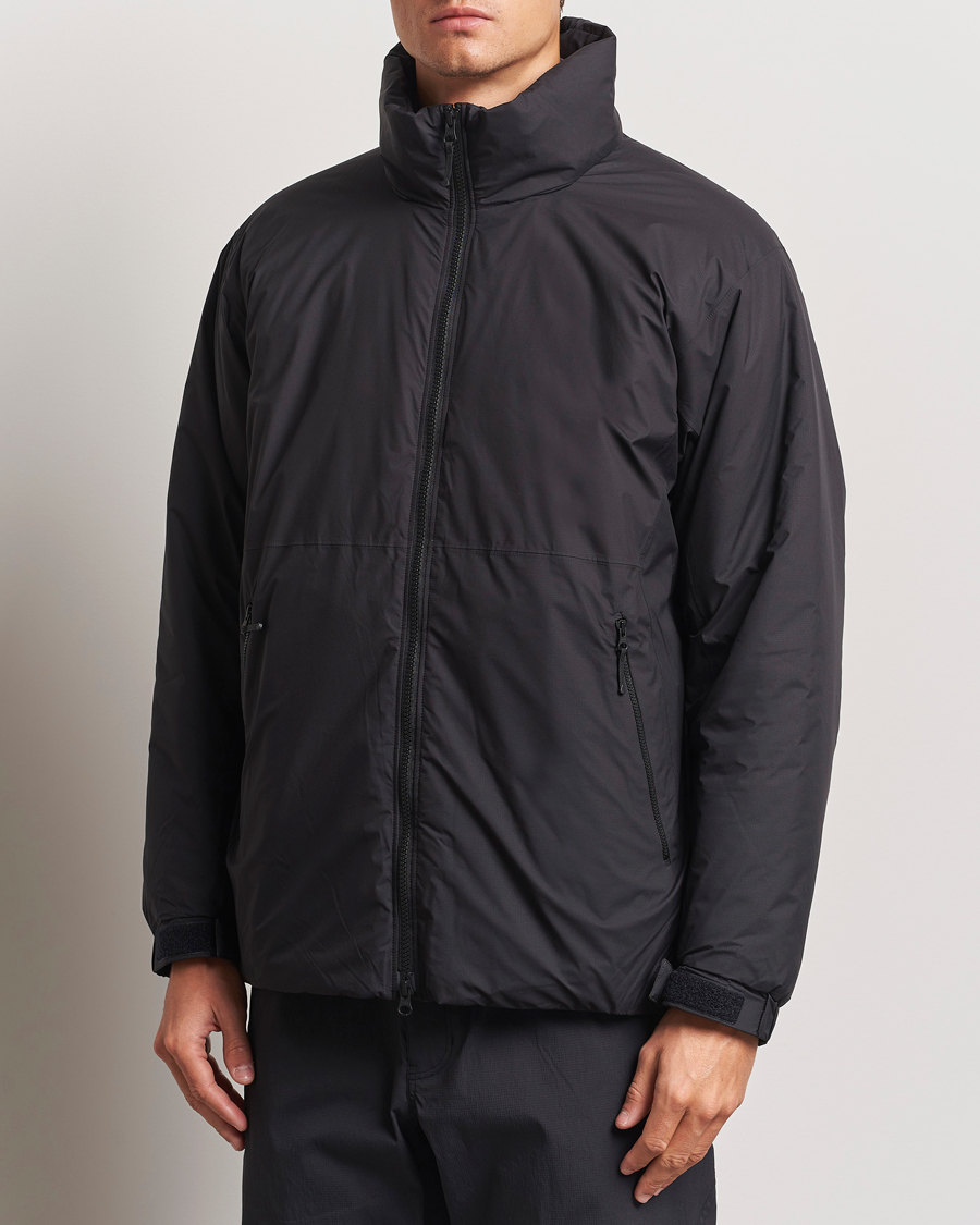 Mies | Takit | Goldwin | GORE-TEX Windstopper Puffy Jacket Black