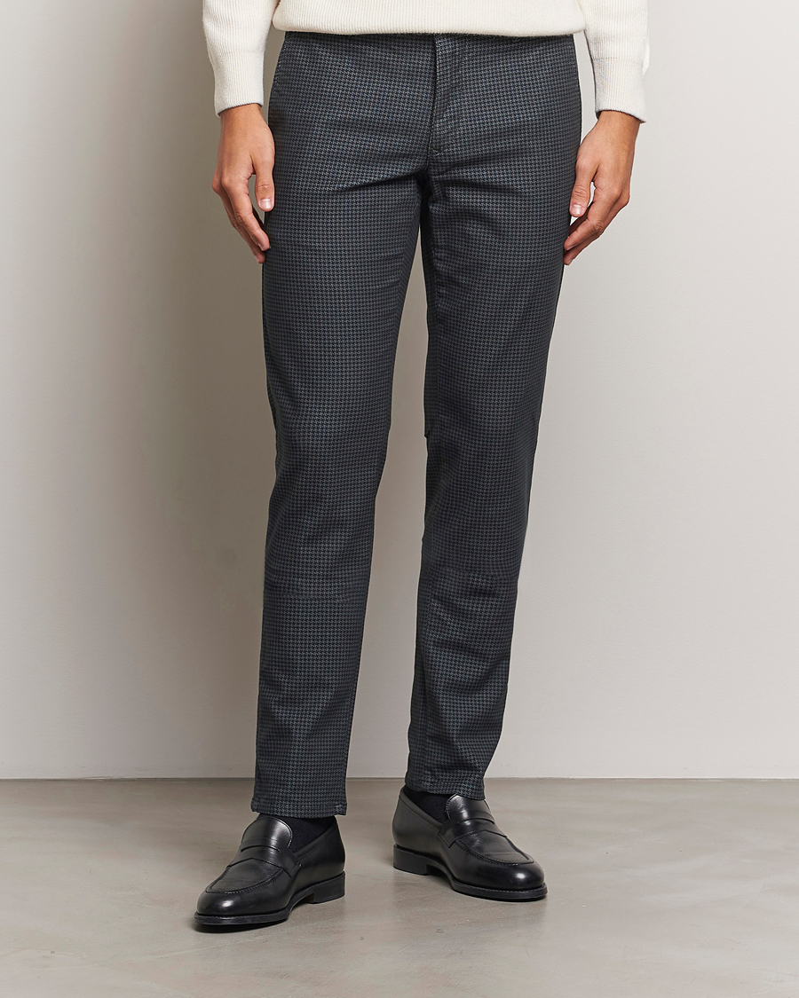 Mies |  | Incotex | Slim Fit Houndstooth Cotton Pants Dark Grey