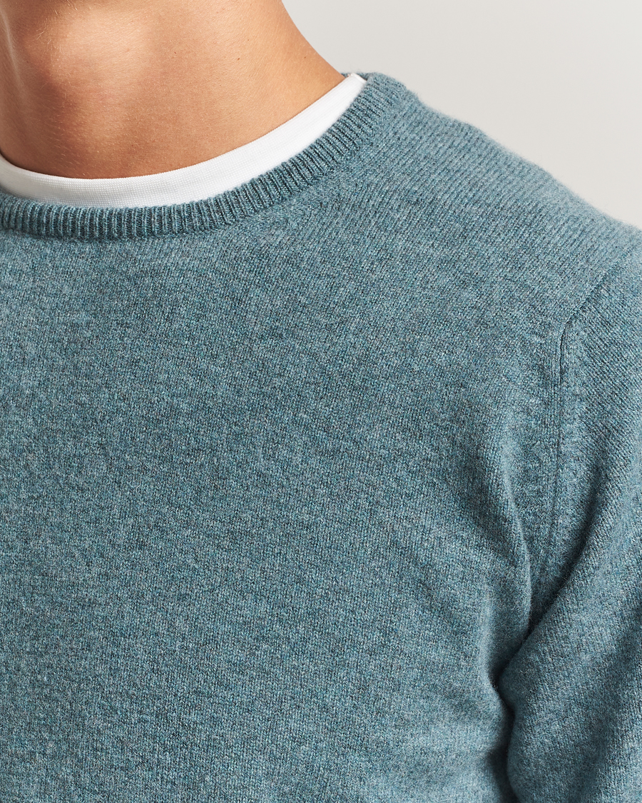 Mies | Puserot | William Lockie | Rob Lambswool Crewneck Caspian