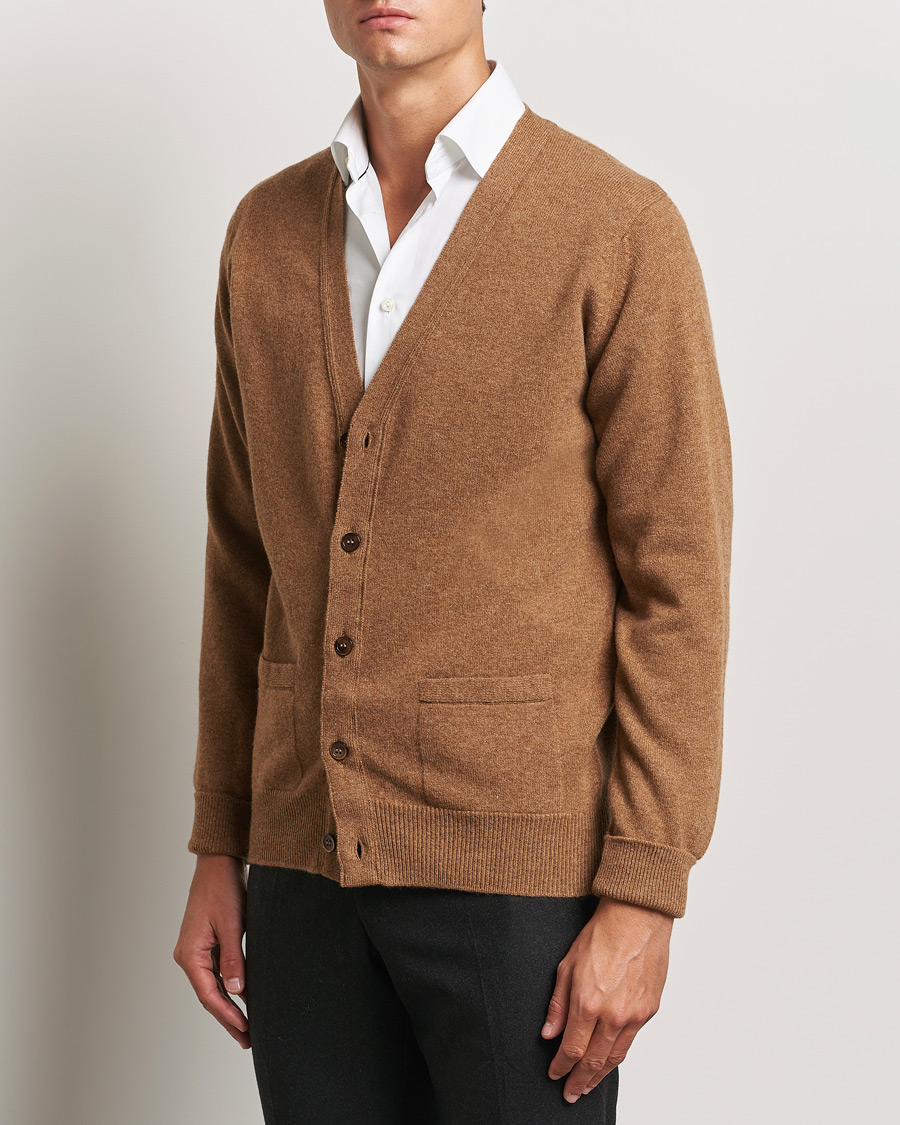 Mies | Puserot | William Lockie | Rob Lambswool Cardigan Driftwood