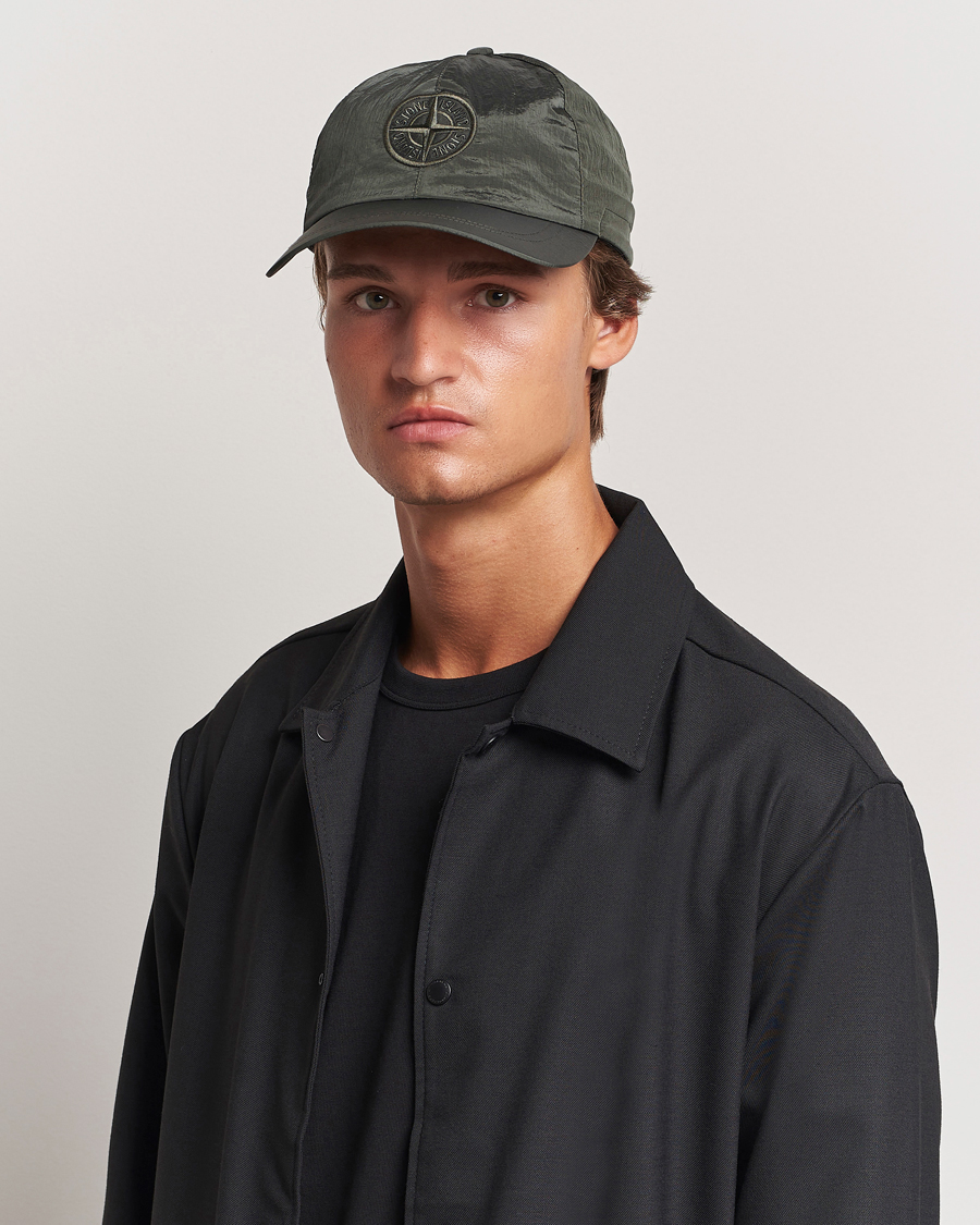 Mies |  | Stone Island | Nylon Metal Logo Cap Musk