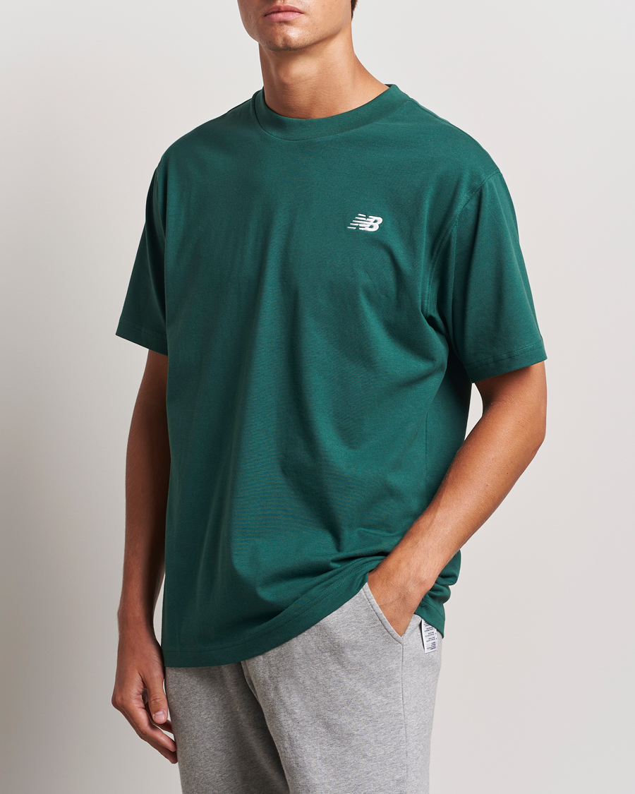 Mies |  | New Balance | Essentials T-Shirt Nightwatch Green