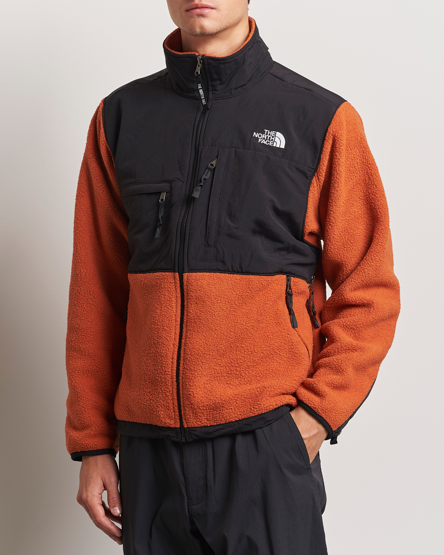 Mies |  | The North Face | Retro Denali Jacket Black/Orange