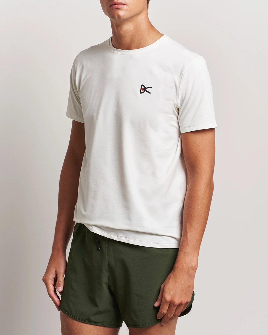 Mies |  | District Vision | Lightweight Short Sleeve T-Shirt Lunar White