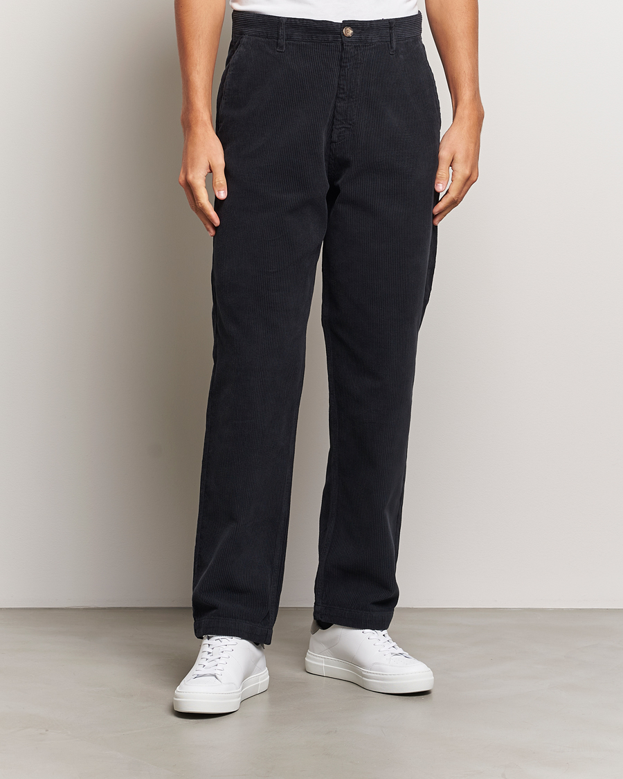 Mies | Vakosamettihousut | A Day\'s March | Redwood Corduroy Trousers Black