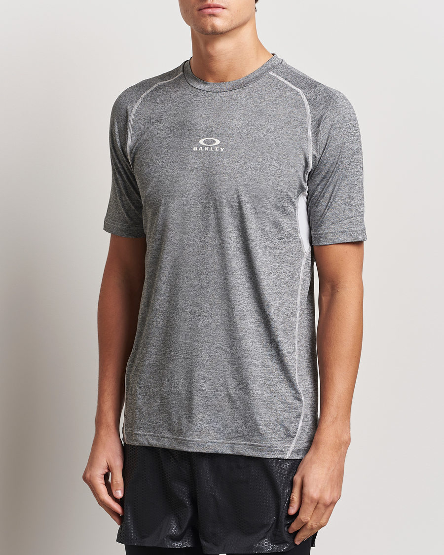 Mies |  | Oakley | Stretch T-Shirt Uniform