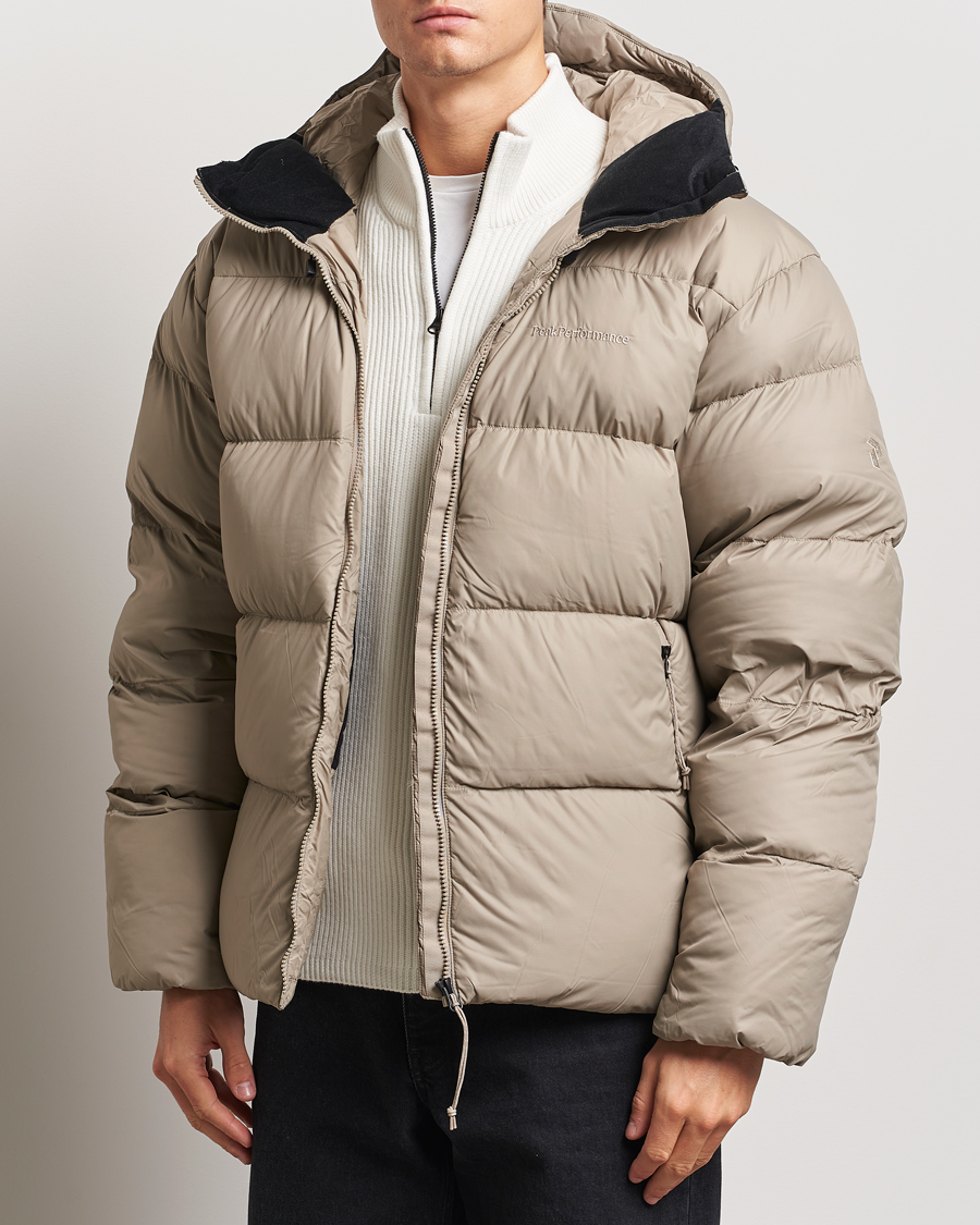 Mies |  | Peak Performance | Frost Oversized Down Puffer Avid Beige