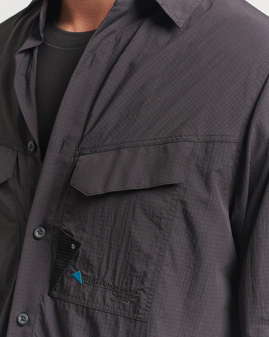 Mies | Kauluspaidat | Klättermusen | Syn Long Sleeve Function Shirt Raven