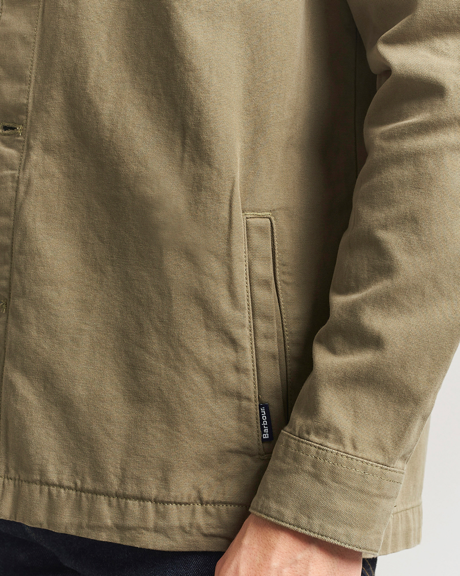 Mies | Kauluspaidat | Barbour Lifestyle | Washed Cotton Overshirt Bleached Olive