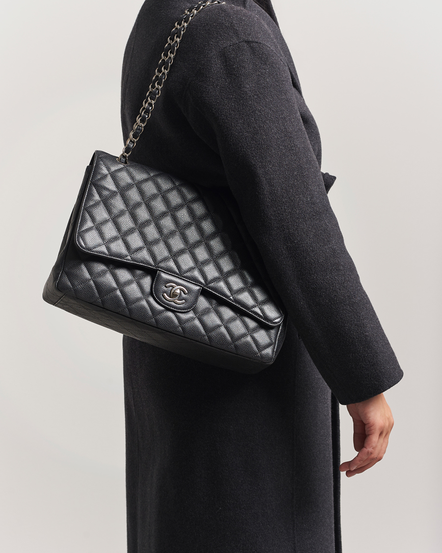 Mies | Chanel Pre-Owned Classic Single Flap Maxi Black Caviar | Chanel Pre-Owned | Classic Single Flap Maxi Black Caviar