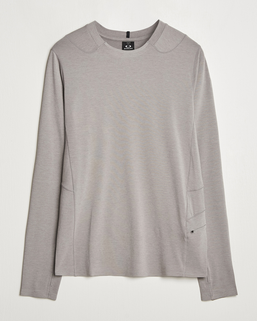 Mies | T-paidat | Oakley | Latitude Flight Shell T-Shirt Cement