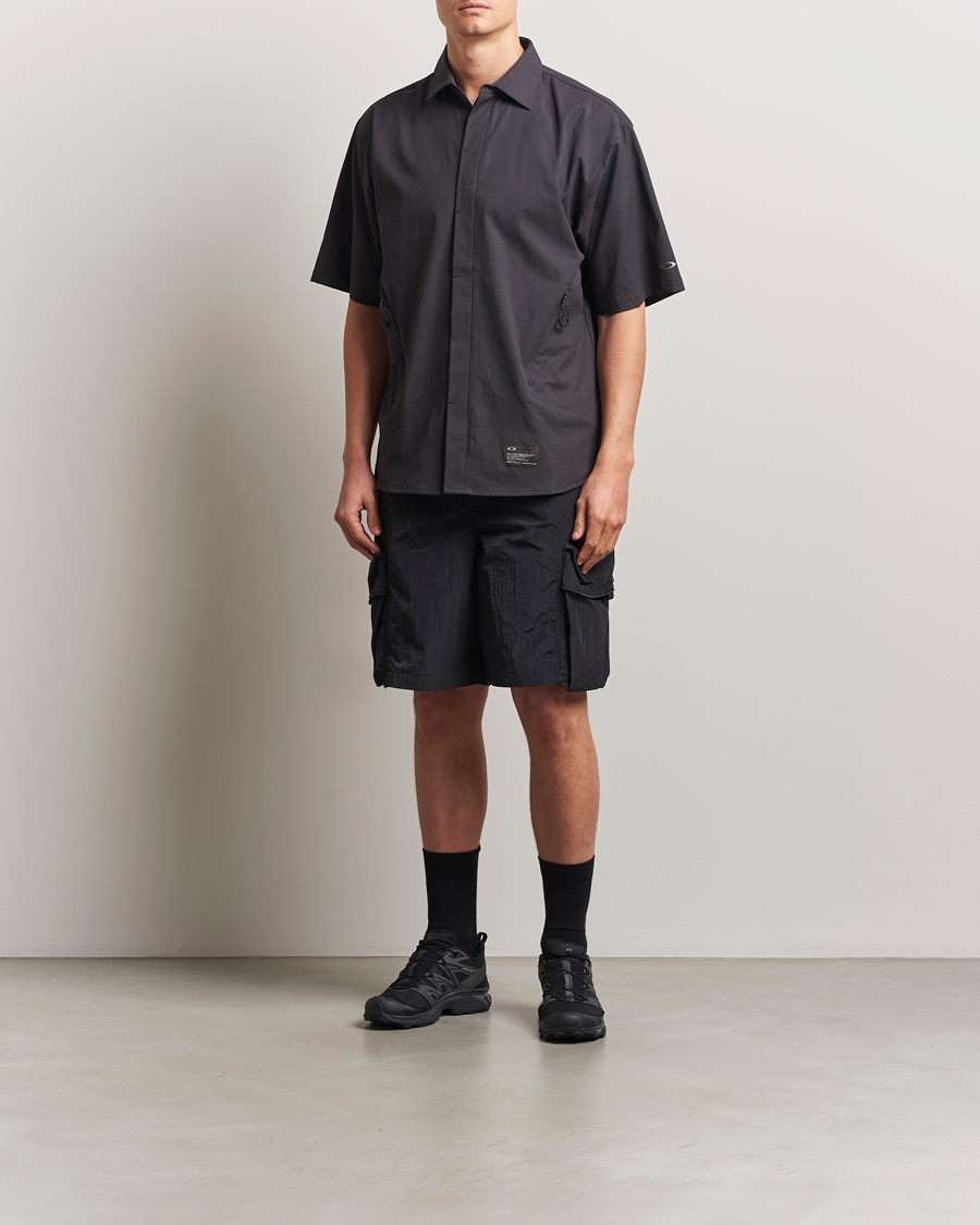 Mies | Kauluspaidat | Oakley | Fuel Short Sleeve Shirt Phantom