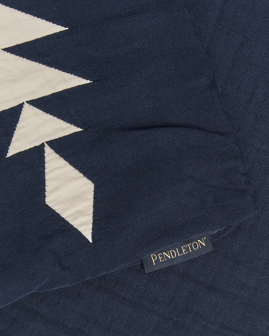 Mies | Pendleton Organic Cotton Matelasse Pillow Midnight Nova | Pendleton | Organic Cotton Matelasse Pillow Midnight Nova