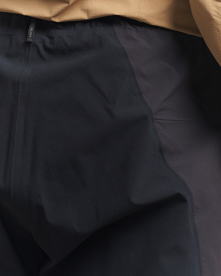 Mies | Shortsit | Arc'teryx Veilance | Secant Lightweight Casual Shorts Black