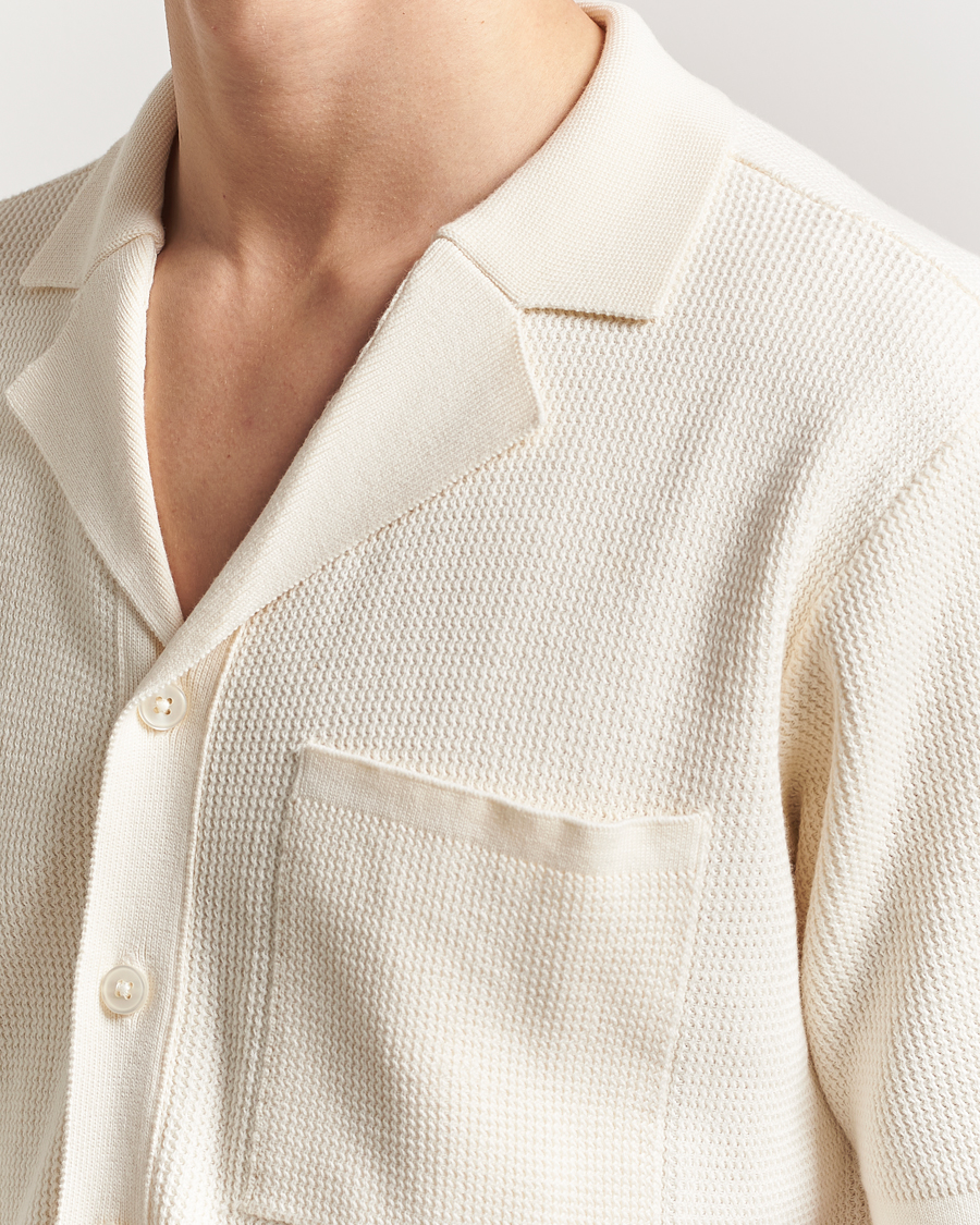 Mies | Kauluspaidat | KnowledgeCotton Apparel | Knitted Short Sleeve Shirt Eggret