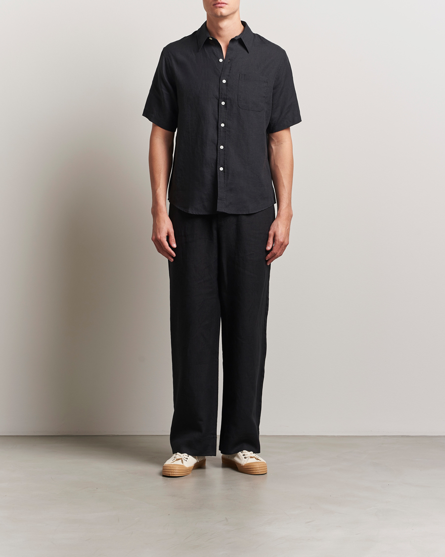 Mies | Kauluspaidat | Colorful Standard | Garment Dyed Linen Short Sleeve Shirt Deep Black