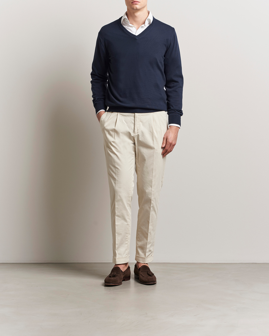 Mies | Puserot | Morgano | Supersoft Egyptian Cotton V-Neck Navy