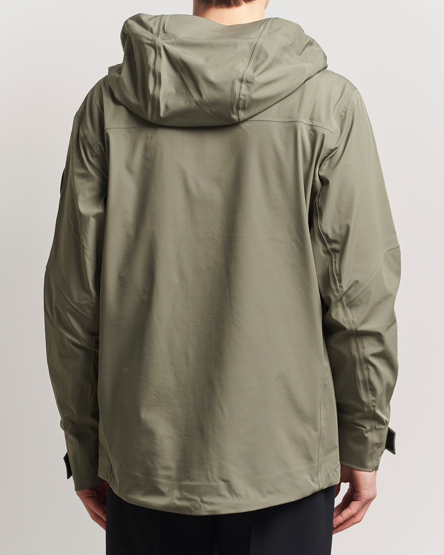 Mies | Takit | Canada Goose Black Label | Rupert Rain Jacket Smokey Sage