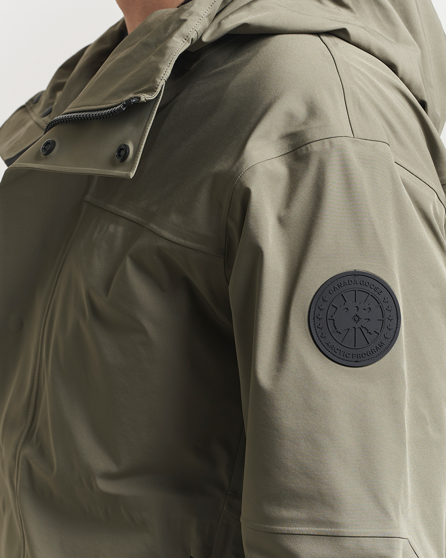 Mies | Takit | Canada Goose Black Label | Rupert Rain Jacket Smokey Sage