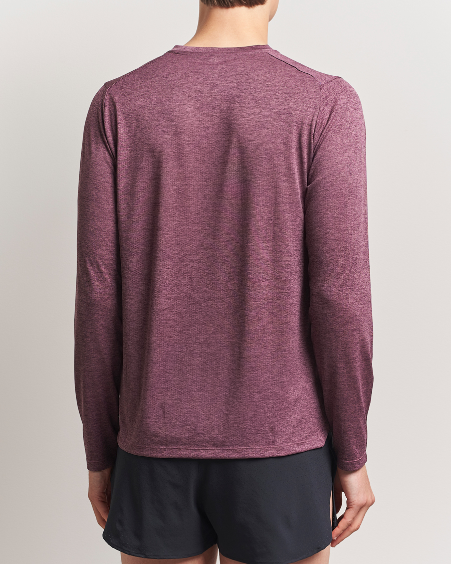 Mies | T-paidat | New Balance Running | Athletics Run Long Sleeve T-Shirt Faded Plum