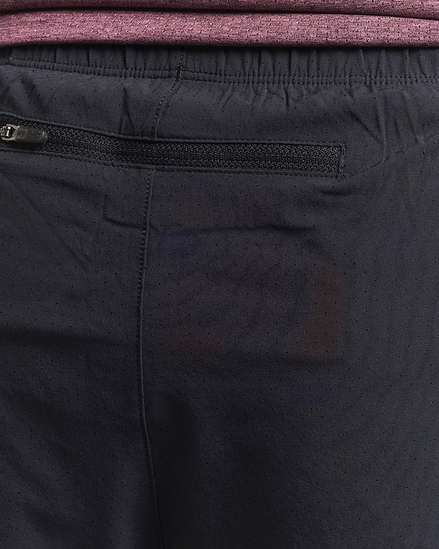 Mies | Shortsit | New Balance Running | Split Shorts Black