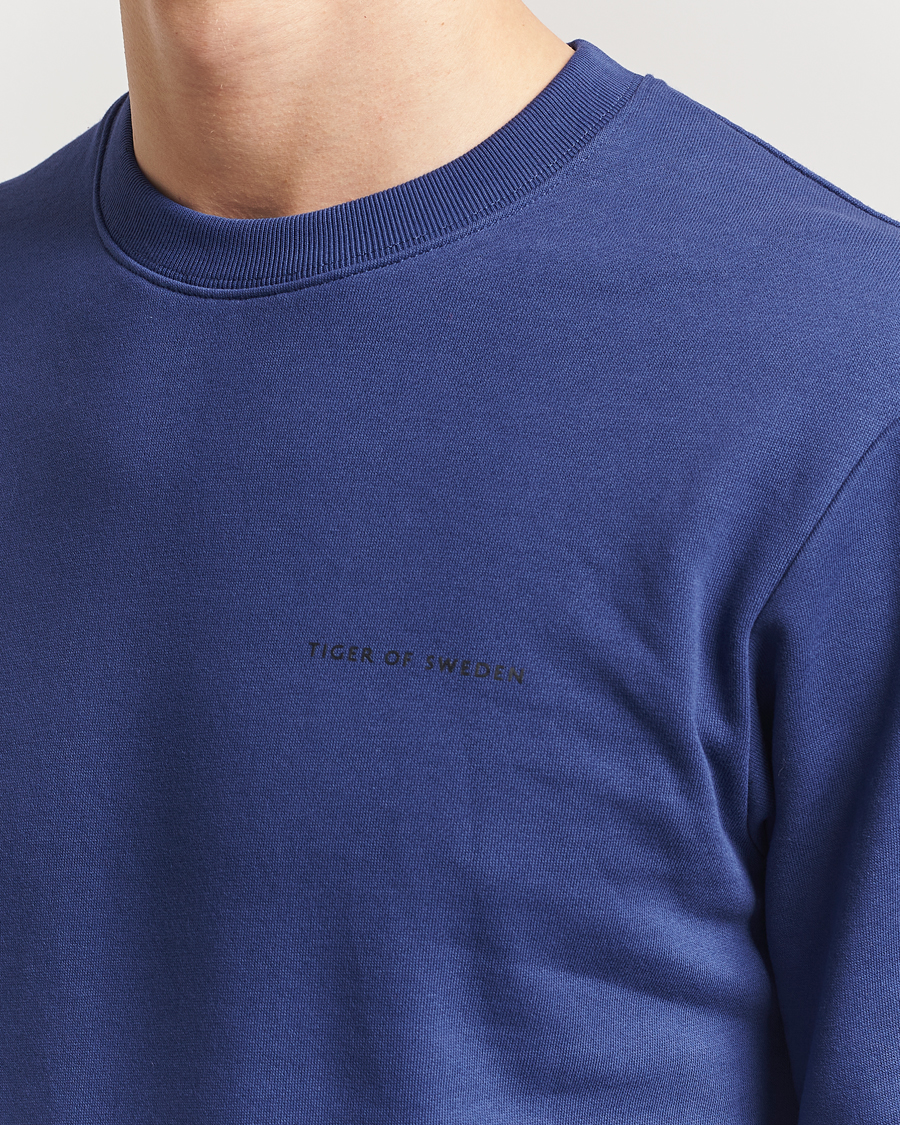 Mies | Puserot | Tiger of Sweden | Emerson Crew Neck Sweatshirt Pansy Blue