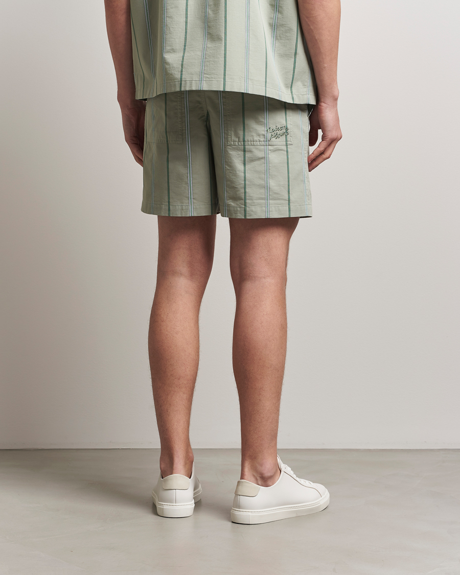 Mies | Shortsit | Maison Kitsuné | Resort Striped Drawstring Shorts Vert De Gris