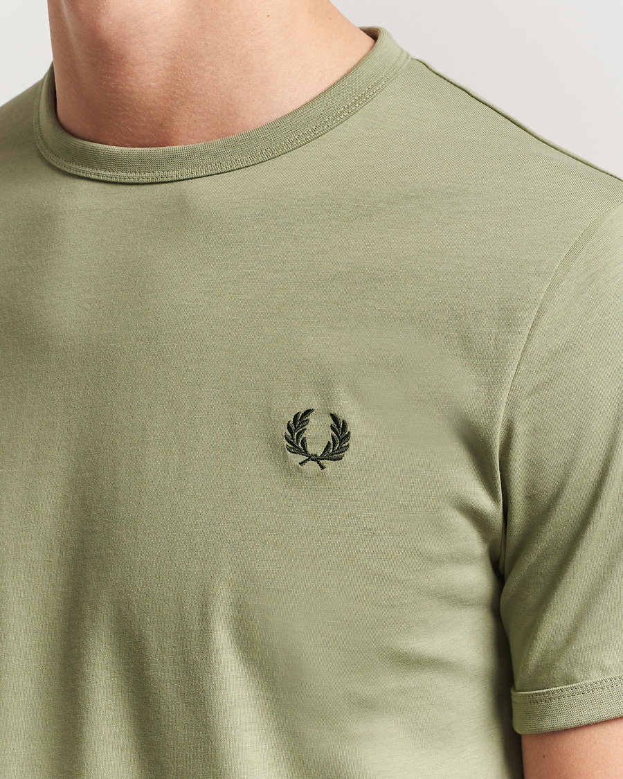 Mies | T-paidat | Fred Perry | Ringer T-Shirt Olive Mint