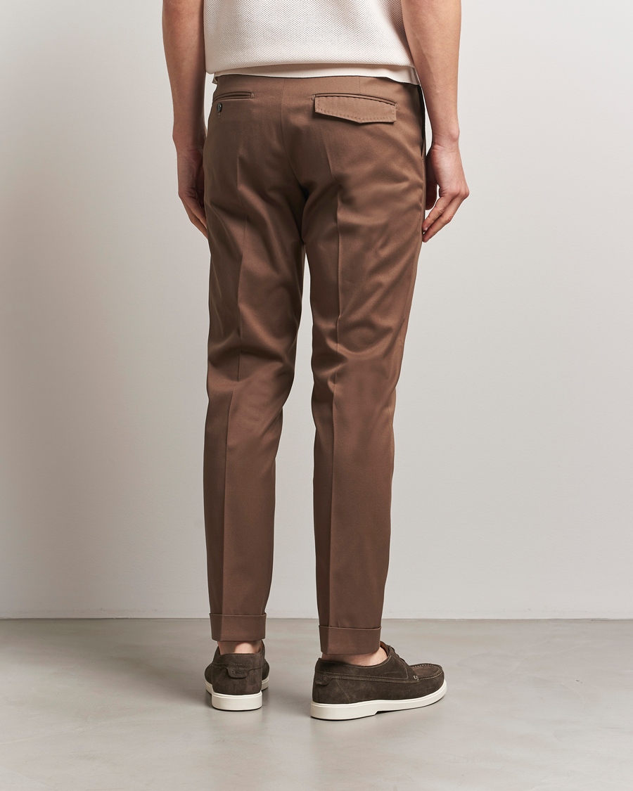 Mies | Housut | Tiger of Sweden | Tenuta Pleated Cotton Trousers Warm Brown