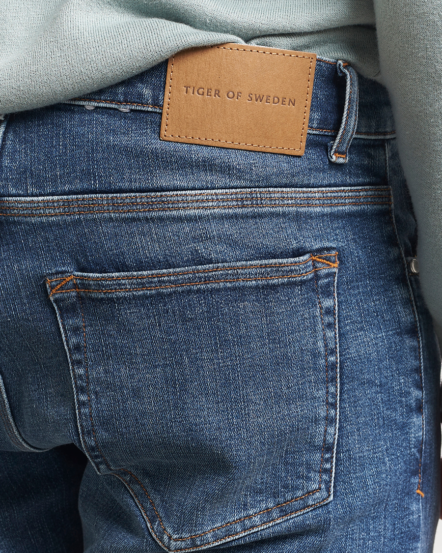 Mies | Farkut | Tiger of Sweden | Evolve Jeans Medium Blue