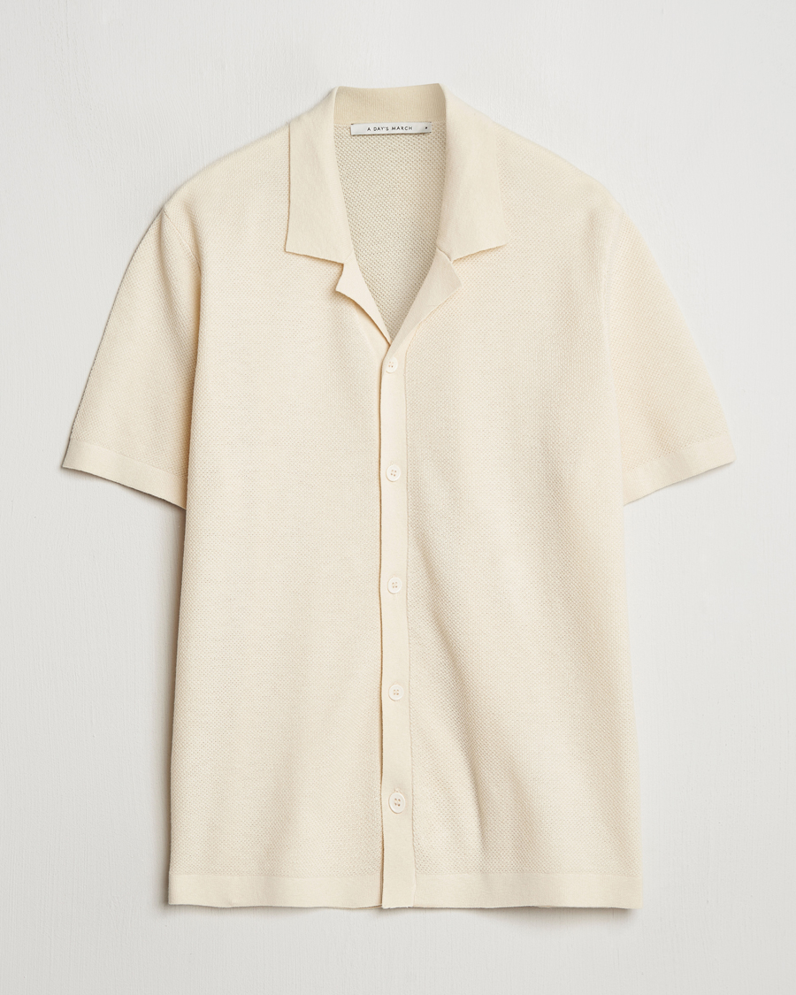 Mies | Puserot | A Day's March | Yamu Structure Short Sleeve Off White