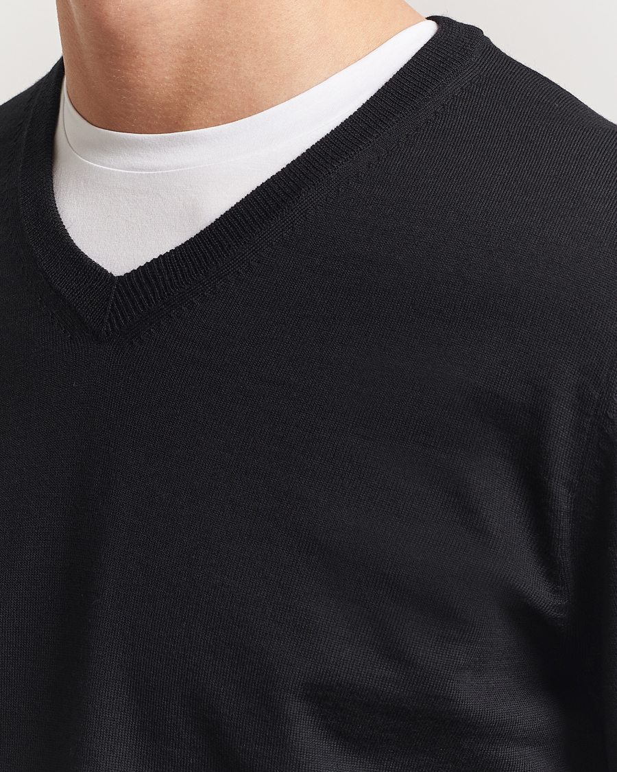 Mies | Puserot | BOSS BLACK | Melba Wool V-Neck Pullover Black